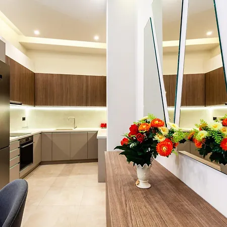 Gem Retreats Hidden In The Center דירה *