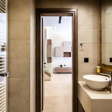 Gem Retreats Hidden In The Center דירה
