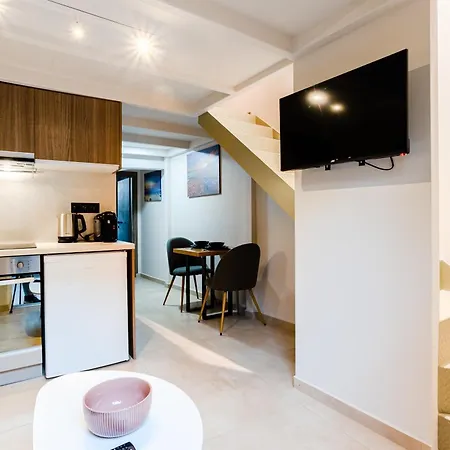 Gem Retreats Hidden In The Center