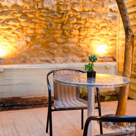 Gem Retreats Hidden In The Center
