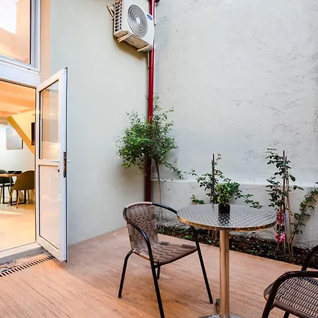 Gem Retreats Hidden In The Center